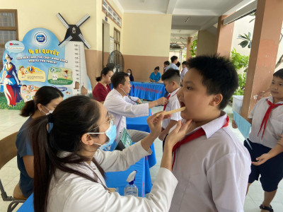 Chuyên đề “Sống để yêu thương – chia sẽ cảm xúc”