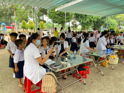 Khám sức khỏe học sinh đầu năm