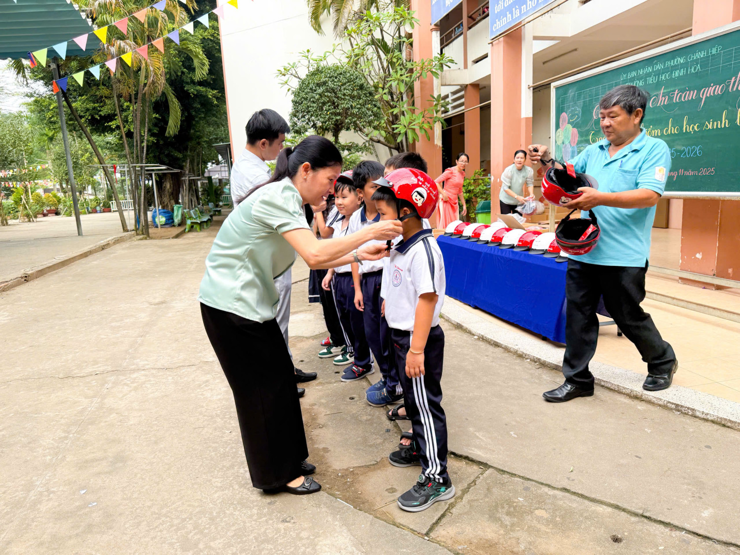 z7235617821059 ac4270a43ec8e8803654f97e659f83a3