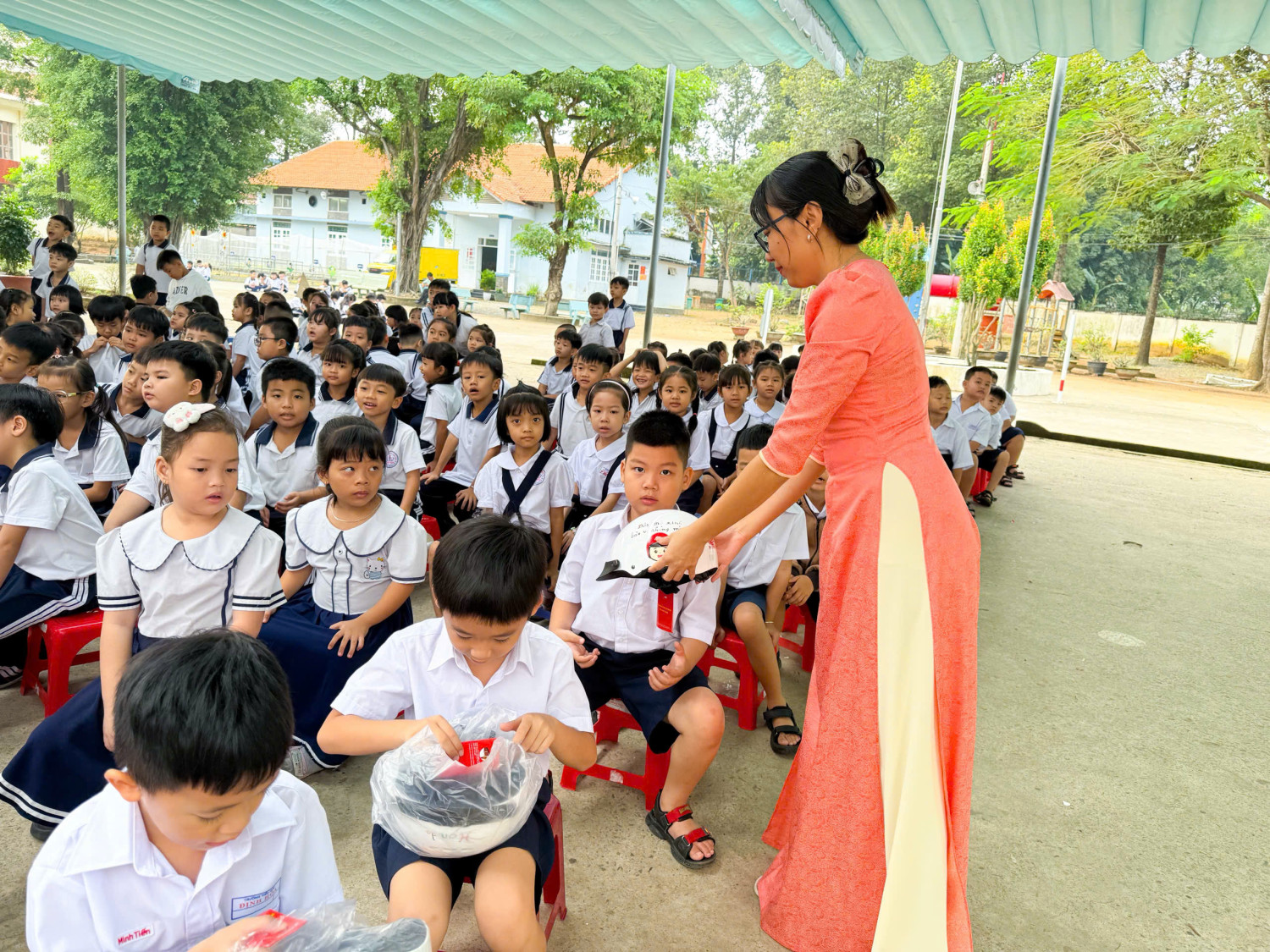 z7235618010945 3550696c85bf3eb3d5353dc74ee1239e